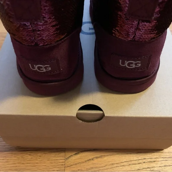 Maroon Girls Glitters Uggs size 5 - Picture 2 of 6